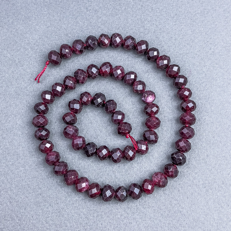 Mărgele rubelit turmalin din piatră naturală, tăiate rondel, diametrul 8x6 mm +- pe șnur, lungime 39 cm+