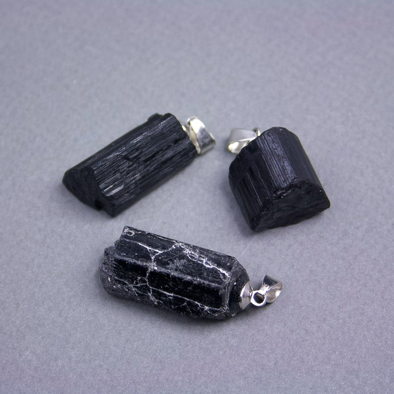 Pandantiv din piatră naturală de turmalină Sherl 26x14 mm +