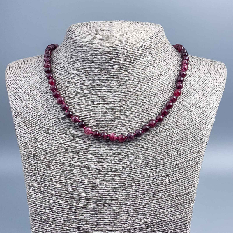 Colier din rubelit de turmalină naturală, mărgele sferice netede, diametrul 6,5 mm, lungime 48 cm