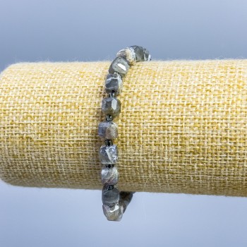 Brățară din labradorit natural, pietre tăiate în cuburi de 6x6 mm ±, cu mărgele de 2 mm ±, lungime 18 cm (elastic)