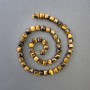 Mărgele ochi de tigru, piatră naturală, cuburi tăiate cu fațete, diametrul 7x7 mm, lungimea 39 cm, pe șnur