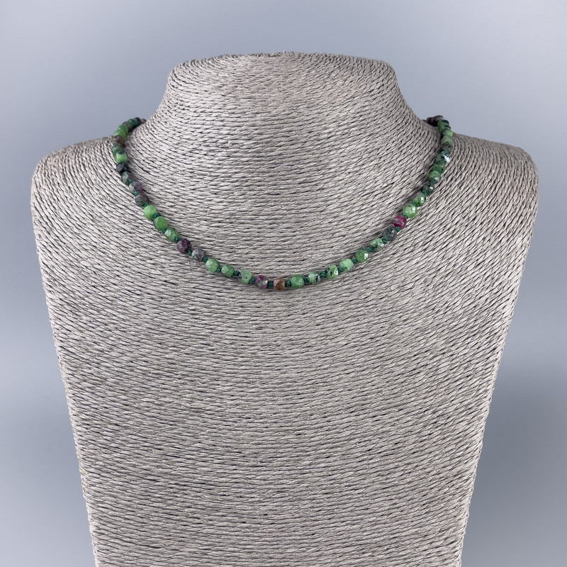 Colier din zoizit natural, piatră facetată cub, diametru 4x4 mm, lungime 50 cm