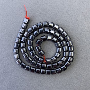 Mărgele din hematit cubice pe șnur, dimensiuni 5×6 mm, lungime 40 cm