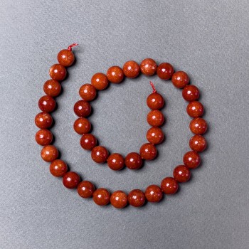 Mărgele din jasper roșu (presat) — bilă netedă, diametrul 10 mm ±, lungimea 39 cm ± pe șnur