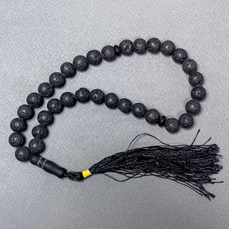 Colier de rugăciune din lavă naturală, bile netede, diametrul de 10 mm, 33 mărgele, cu inserții de șungit
