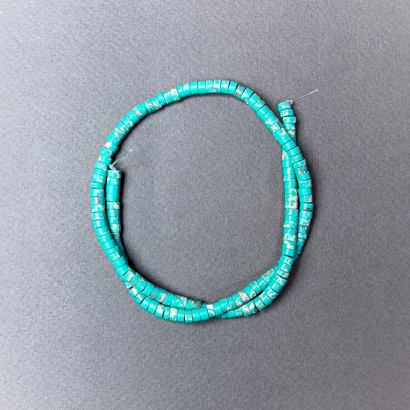 Mărgele varizit turcoaz presate, formă rondel, diametrul 4,5×2,5 mm, lungime aproximativă 39 cm, pe fir