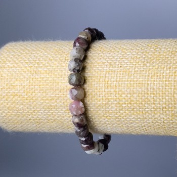 Brățară din turmalin natural, piatră fațetată în formă de cub, diametrul 7 mm, lungime 18 cm (elastic)