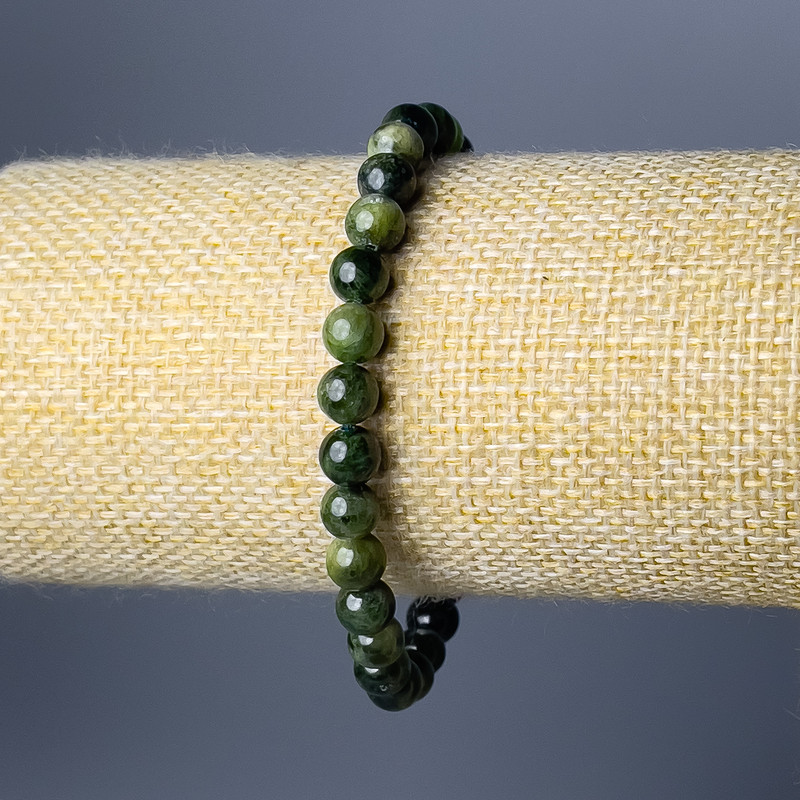 Brățară din diopsid natural, mărgele rotunde netede, diametrul 6,5 mm, lungime 18 cm (elastic)