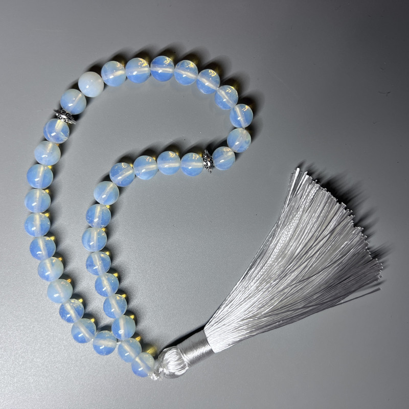 Rozariu din piatră lunară, bile netede, diametru 10 mm (+/-), 33 mărgele, cu inserții metalice