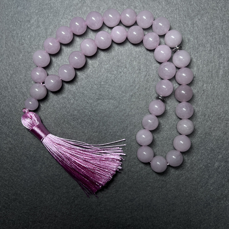 Rozariu din cuarț roz natural, bile netede, diametrul 12,5 mm, 33 mărgele, cu inserții metalice