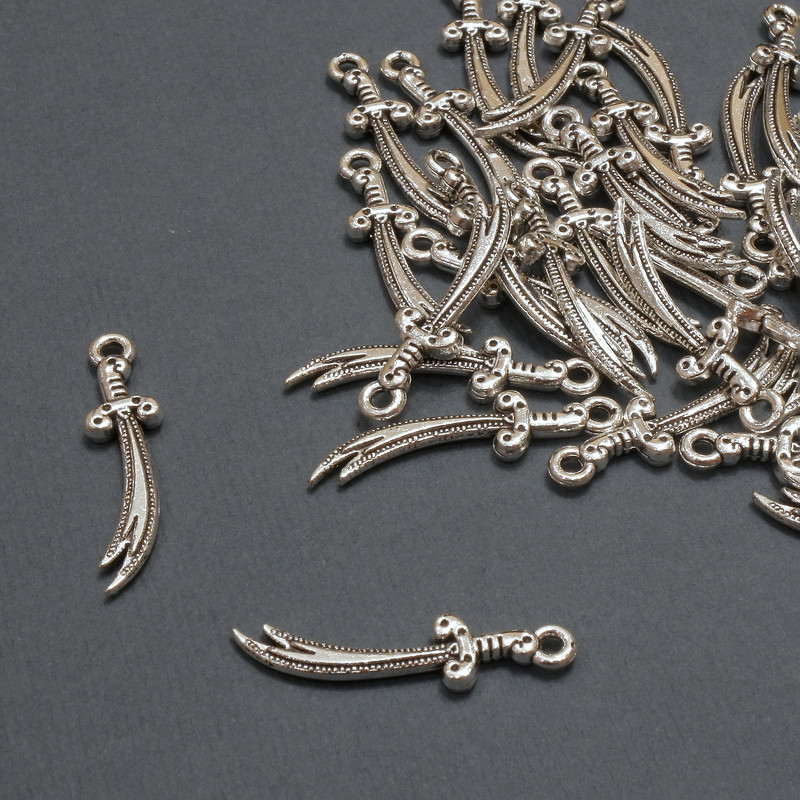 Pandantiv de accesorii Sabie, dimensiune 6×24,5 mm, +/- 5 mm, ambalare 20 g, 36 buc.