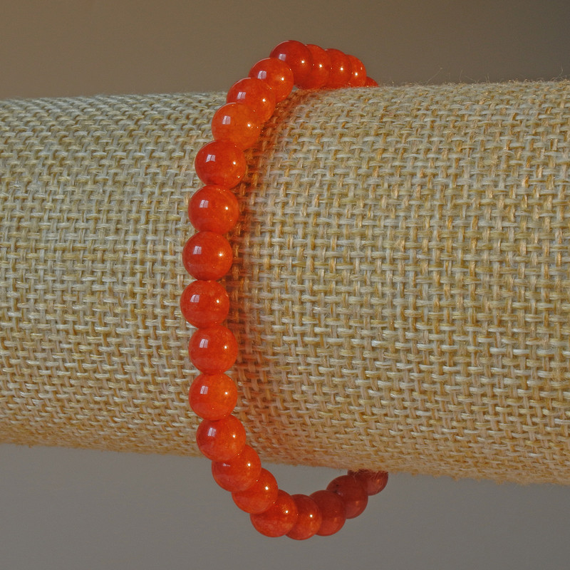 Brățară din jasp roșu (presat) cu bile netede, diametrul 6 mm, lungime 18 cm (elastic)