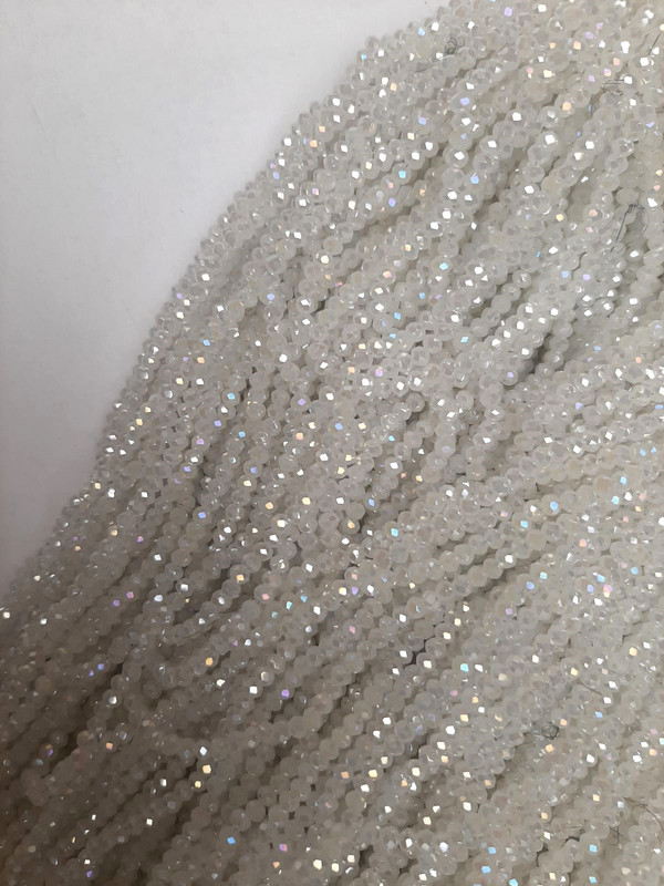 Mărgele albe din cristal ceh, cu nuanță de benzină, rondeluri tăiate, diametru 3×2,5 mm, lungime 40 cm, pe fir