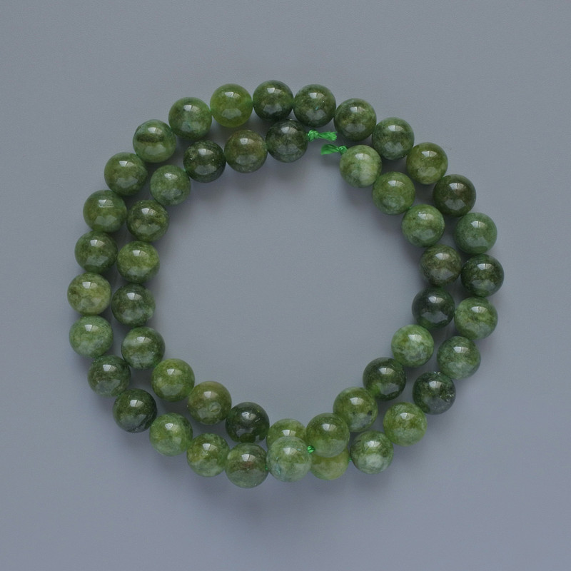 Mărgele din jadeit, piatră naturală, formă de bilă netedă, diametrul de 8 mm ±, lungime de 39 cm ±, pe șnur