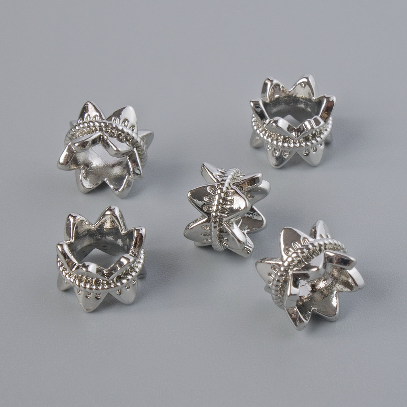 Furnitură – mărgea inserție, diametrul 5,5×7 mm, gaură 4 mm, culoare argintie a metalului, 1 bucată