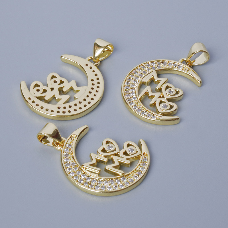 Кулон "Місяць" з білими стразами, золотистий колір металу, діаметр 26х17мм