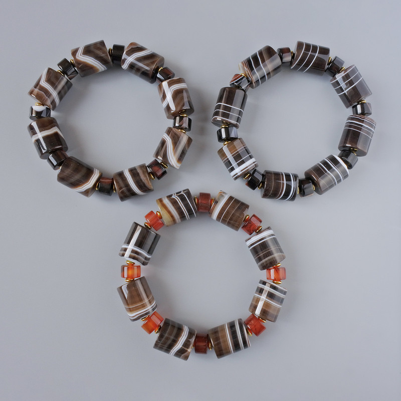 Brățară din agat maro natural, mărgele cilindrice, diametrul 15x18 mm, 10x6 mm, +/-; lungime 18 cm +/- (elastic) cu inserții