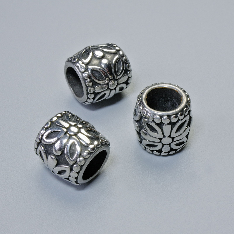 Furnitură mărgea-inserație, diametrul 9,5×9 mm, gaură de 5,3 mm, culoare argintie a metalului, 1 buc.