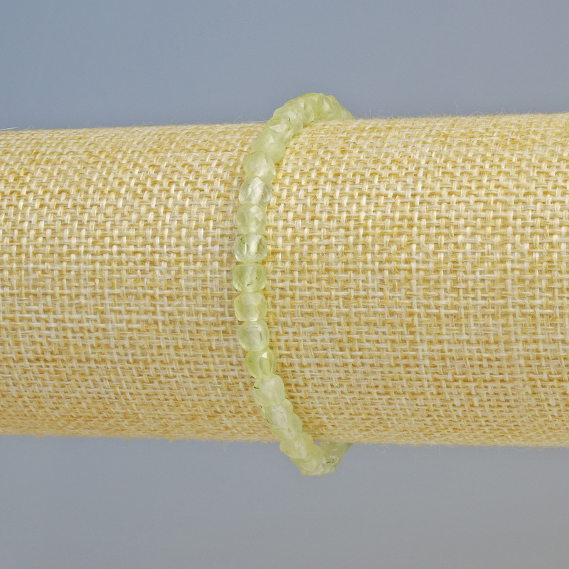 Brățară din prehnit, piatră naturală, cuburi tăiate, diametru 4,5 mm ± (elastică), lungime 18 cm