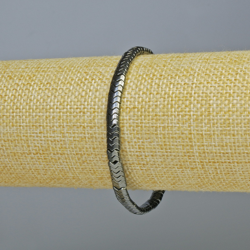 Brățară din hematit „Șarpe” zig-zag, culoare neagră, diametru 5×3×2 mm, lungime 18 cm, elastic
