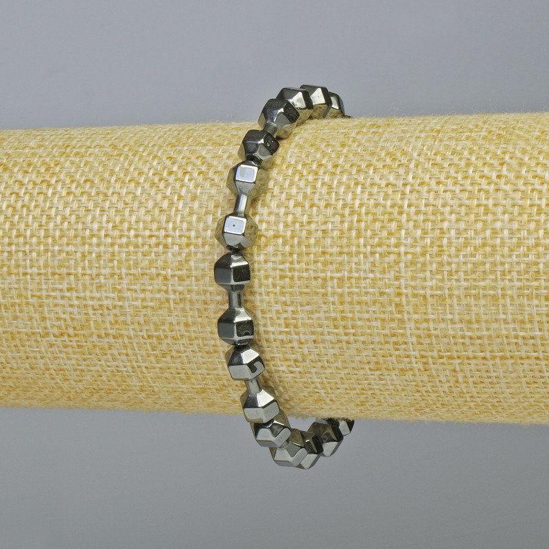 Brățară din hematit în formă de ganteră, culoare neagră, diametrul 15x6 mm +/-, lungime 18 cm +/- (elastic)