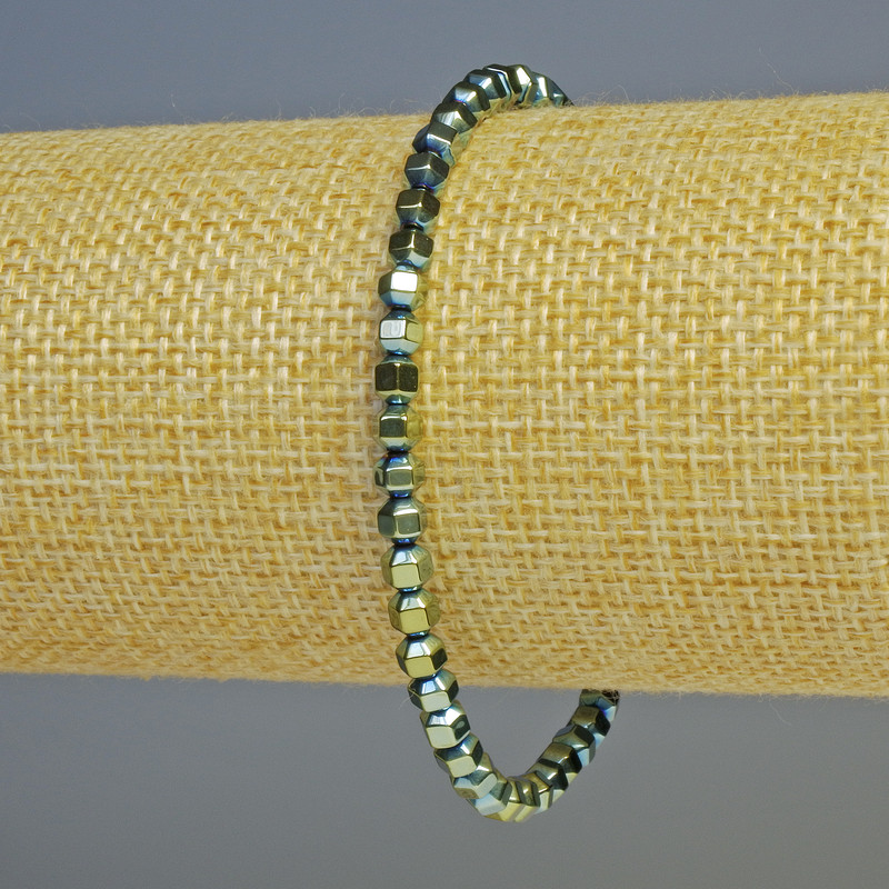 Brățară din hematit cu mărgele hexagonale mici, culoare verde-chameleon, diametru 4×4 mm, lungime 18 cm, elastic