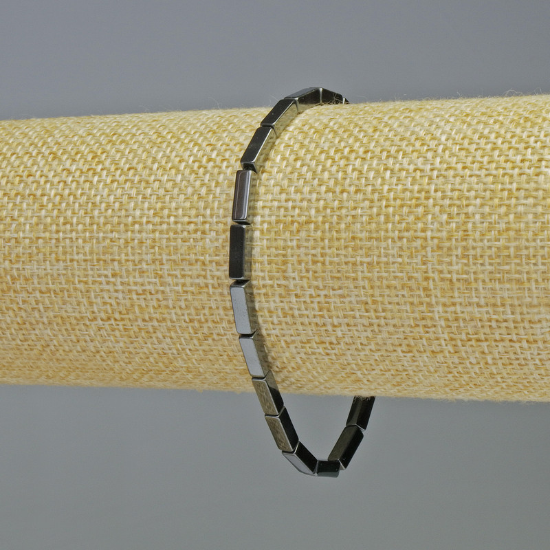 Brățară din hematit cu dreptunghiuri, culoare neagră, diametru 9×3 mm, lungime 18 cm, elastică