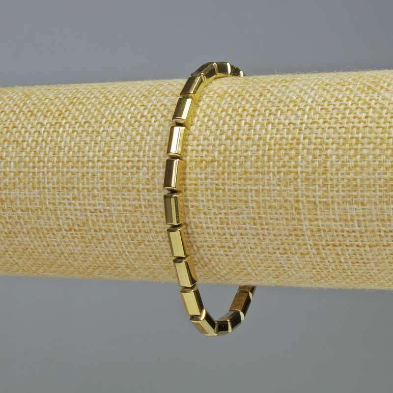 Brățară din hematit dreptunghiulară, culoare aurie, diametru 8×4 mm, lungime 18 cm, pe elastic