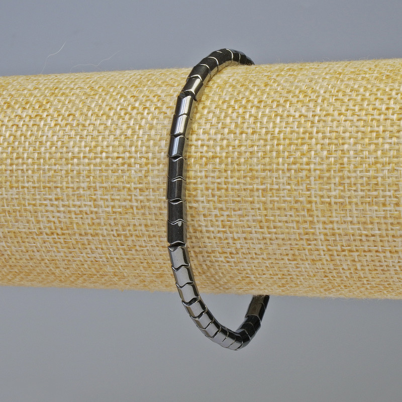 Brățară din hematit, cilindri zigzag, culoare neagră, diametru 4×4 mm, lungime 18 cm, pe elastic