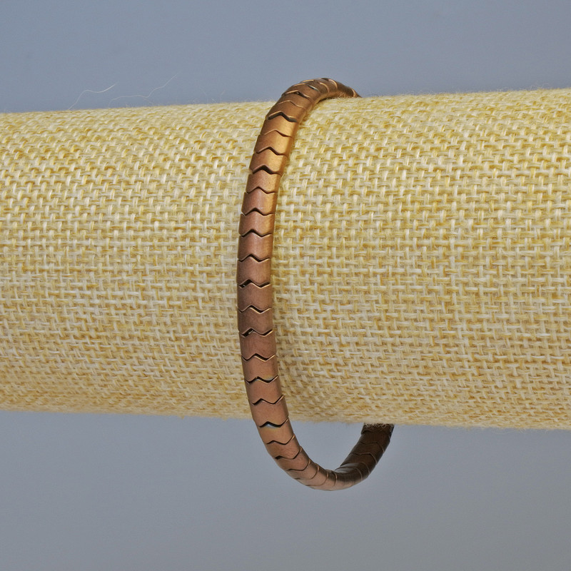 Brățară din hematit «Șarpe» zig-zag, culoare cupru mată, diametrul 5x4x3 mm ±, lungime 18 cm ±, elastică