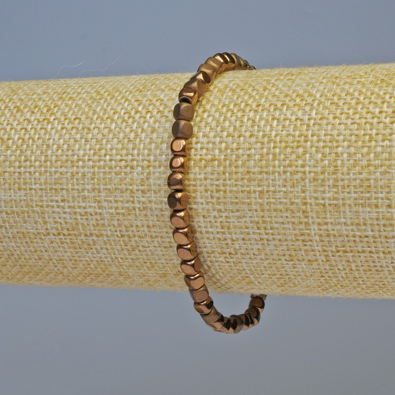 Brățară din hematit cuburi, culoare cupru mată și lucioasă, diametrul 4×4 mm, lungime 18 cm, elastic
