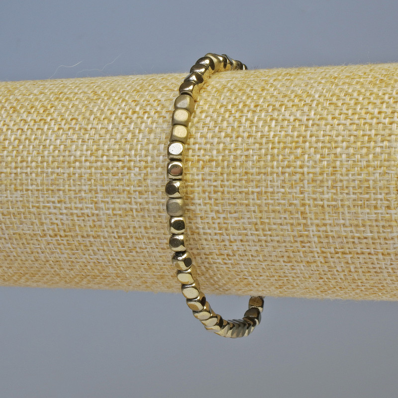Brățară din hematit cuburi, culoare bronz, mată și lucioasă, diametru aproximativ 4×4 mm, lungime 18 cm, pe elastic