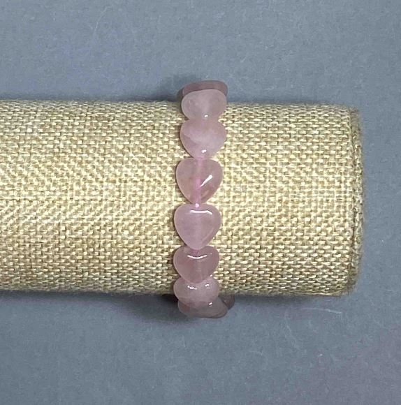 Brățară din cuarț roz în formă de inimă, diametrul 12x12 mm ±, lungime 18 cm ±, elastică