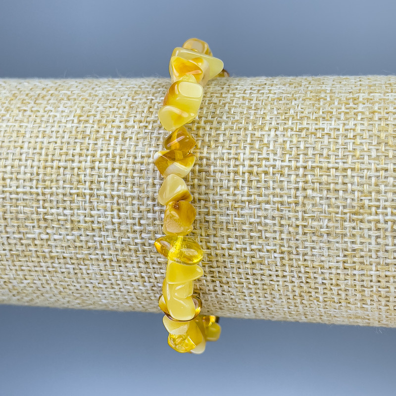 Браслет Бурштин крихта, діаметр 6-10х3-5мм+-, довжина 18см+- стрейч