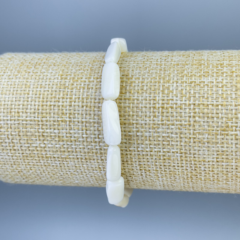 Brățară din sidef natural, cu mărgele tăiate 14×5 mm, lungime 18 cm +/-, pe bază elastică