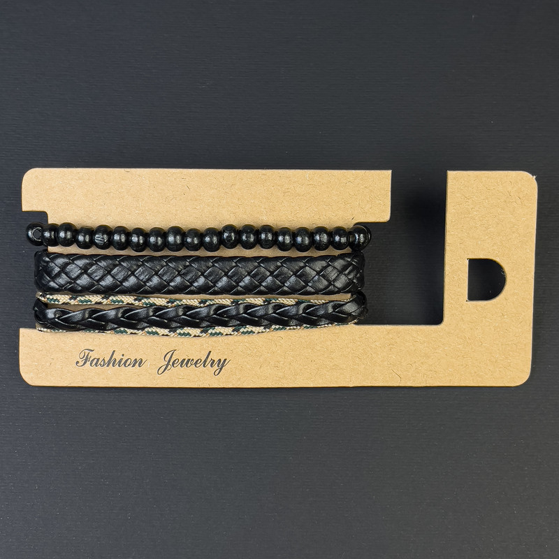 Brățară triplă din piele ecologică, cu închidere prin strângere, lungime 18-24 cm +/-, mărgele de 6 mm +/-