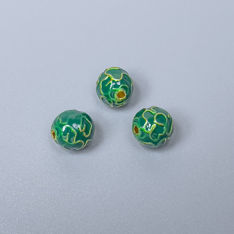 Mărge Cloisonné cu email verde, diametrul 8 mm, gaură de 1,5 mm, culoare metalică aurie, 1 bucată