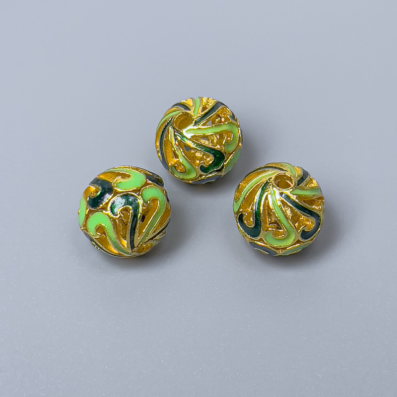 Mărgea Cloisonné cu email verde, diametru 10 mm, gaură de 2 mm, culoare metalului aurie, 1 bucată