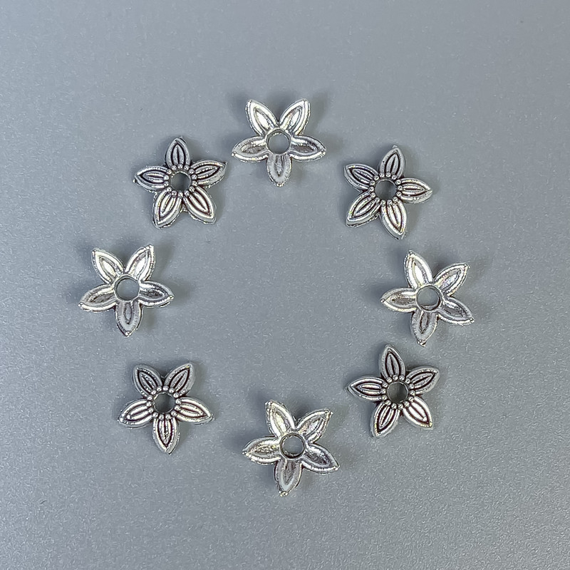 Capace pentru mărgele, culoare argintie, diametru 8x1 mm, gaură ±, diametru 1,8 mm ±, ambalaj 20 g (~100 buc.)