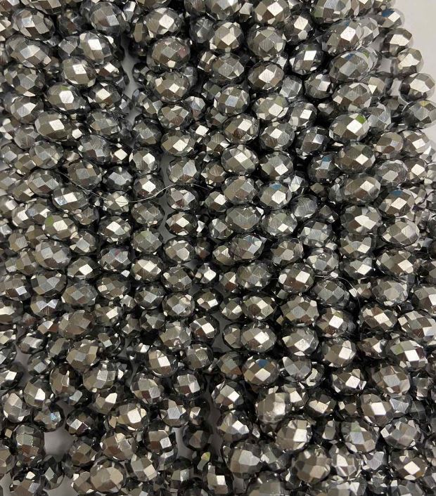 Mărgele din cristal ceh pe fir, cu luciu gri deschis, tăiate în rondel, diametrul 8×6 mm + -, lungime 40 cm +