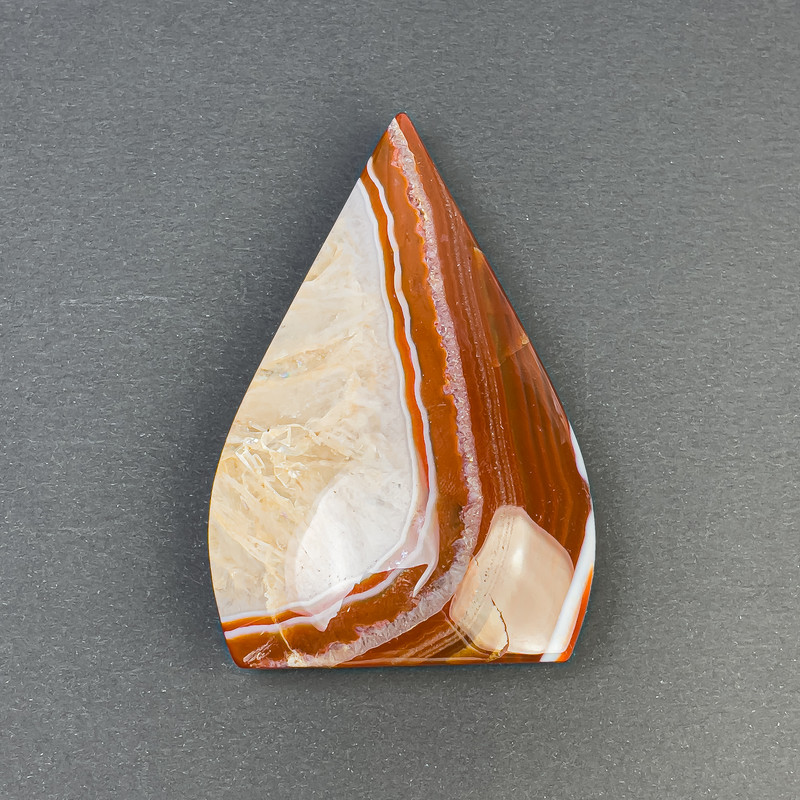 preț pentru 100 g. Piatră geodă naturală Sardonyx, dimensiuni ~100x50x25 mm +- ~greutate 170 g+
