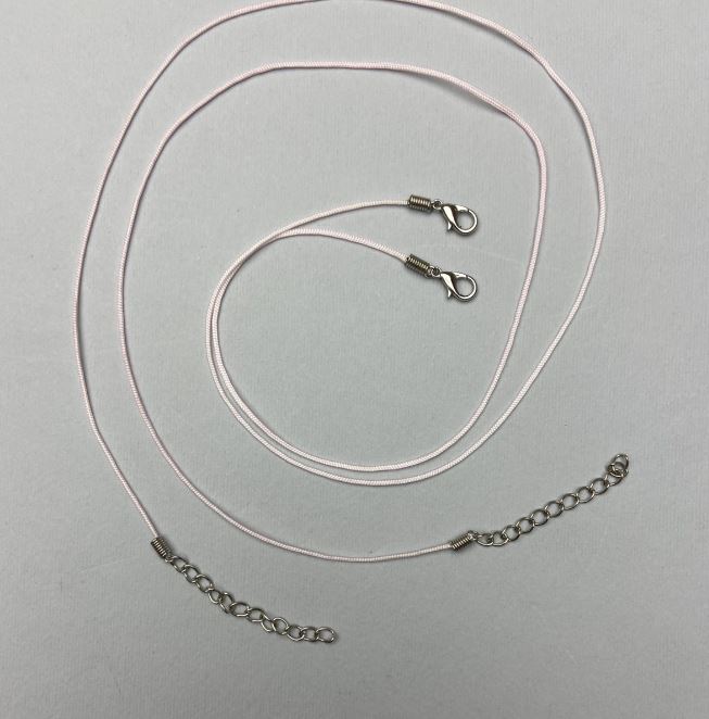 Șnur roz împletit pentru gât, diametrul 1 mm, lungime 51–55 cm+