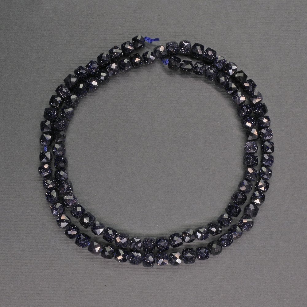 Mărgele din piatră sintetică Aventurin – nisip albastru, cuburi facetate, diametru 4 mm, lungime 39 cm