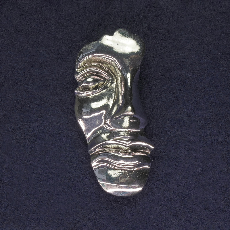 Broșă Accent Fața, culoare argintiu mat, 55×24 mm ± metal argintiu