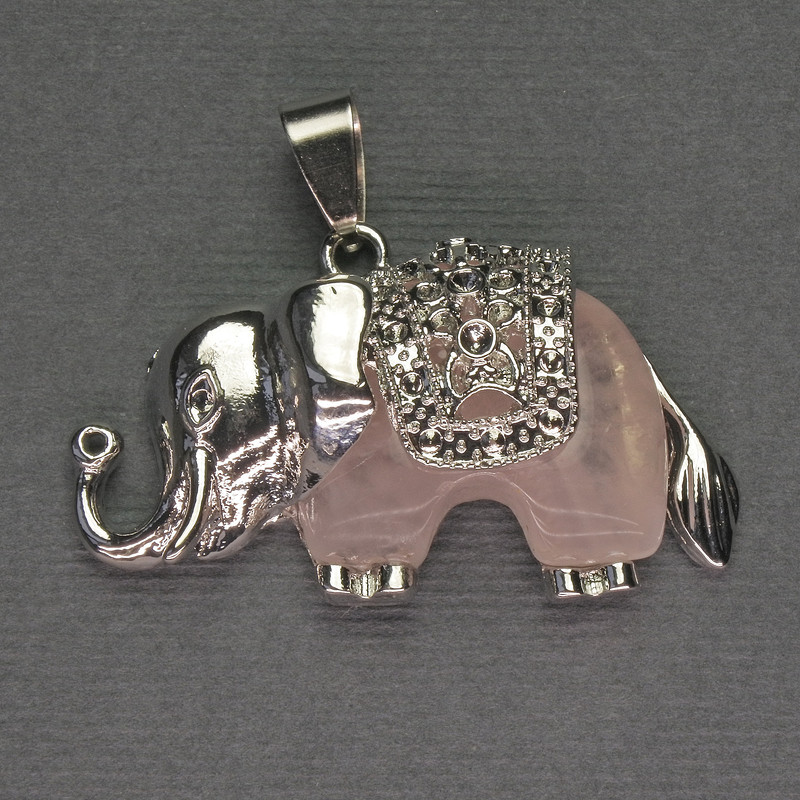 Pandantiv „Elefant” din cuarț roz, 39×34 mm, metal argintiu