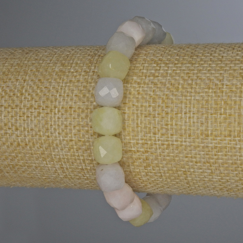 Brățară din morganit cu cuburi tăiate, diametrul 9x9 mm, lungimea 18 cm, elastic