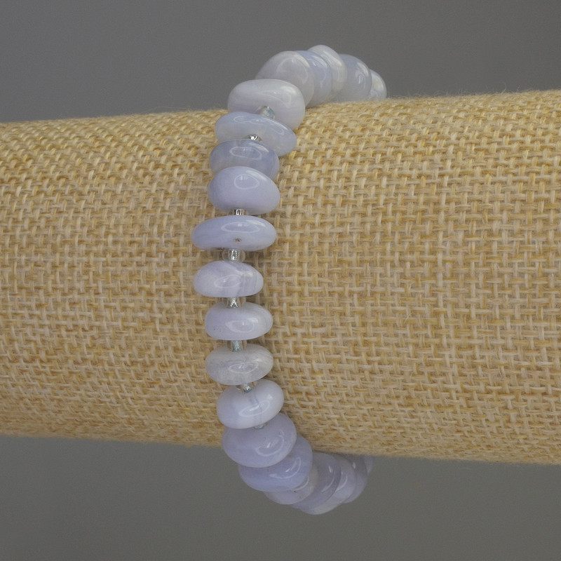 Brățară din agat albastru fațetat, diametru 11x4 mm ±, mărgele 3 mm ±, lungime 18 cm pe elastic