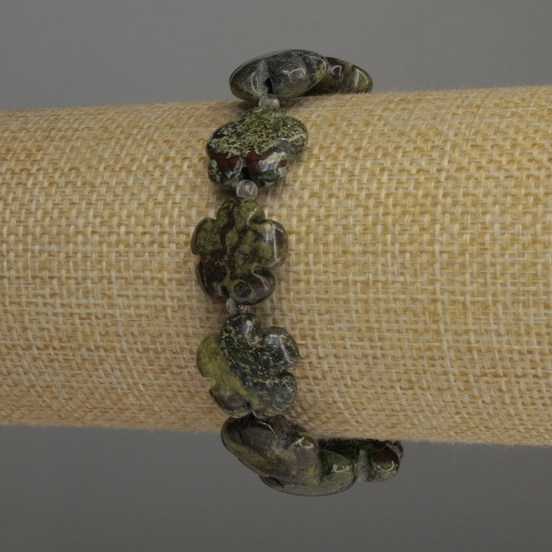 Brățară din jasper „Sângele dragonului” în formă de floare, diametru 15 mm ±, cu mărgele de 3 mm ±, lungime 18 cm, pe elastic