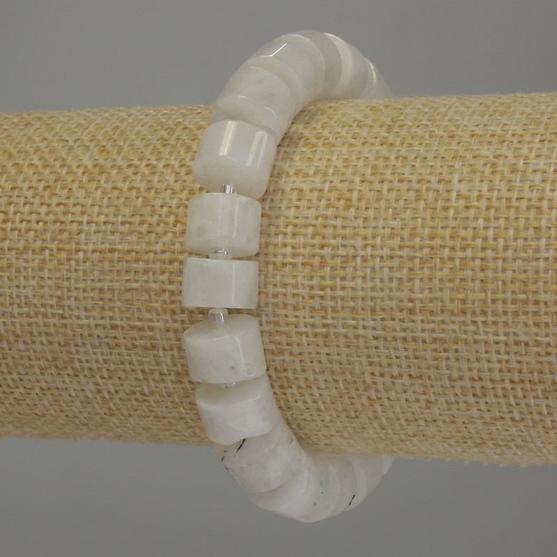 Brățară din adular rondel, diametru 10×7 mm ±, mărgele de 3 mm ±, lungime 18 cm, elastică