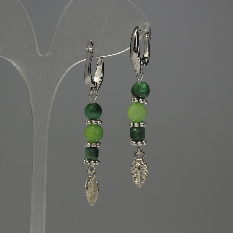 Cercei cu bile de onix, diametru 6 mm +-, ochiul pisicii, cub facetat de 4 mm +-, bile de 6 mm +-, lungime 54 mm+-